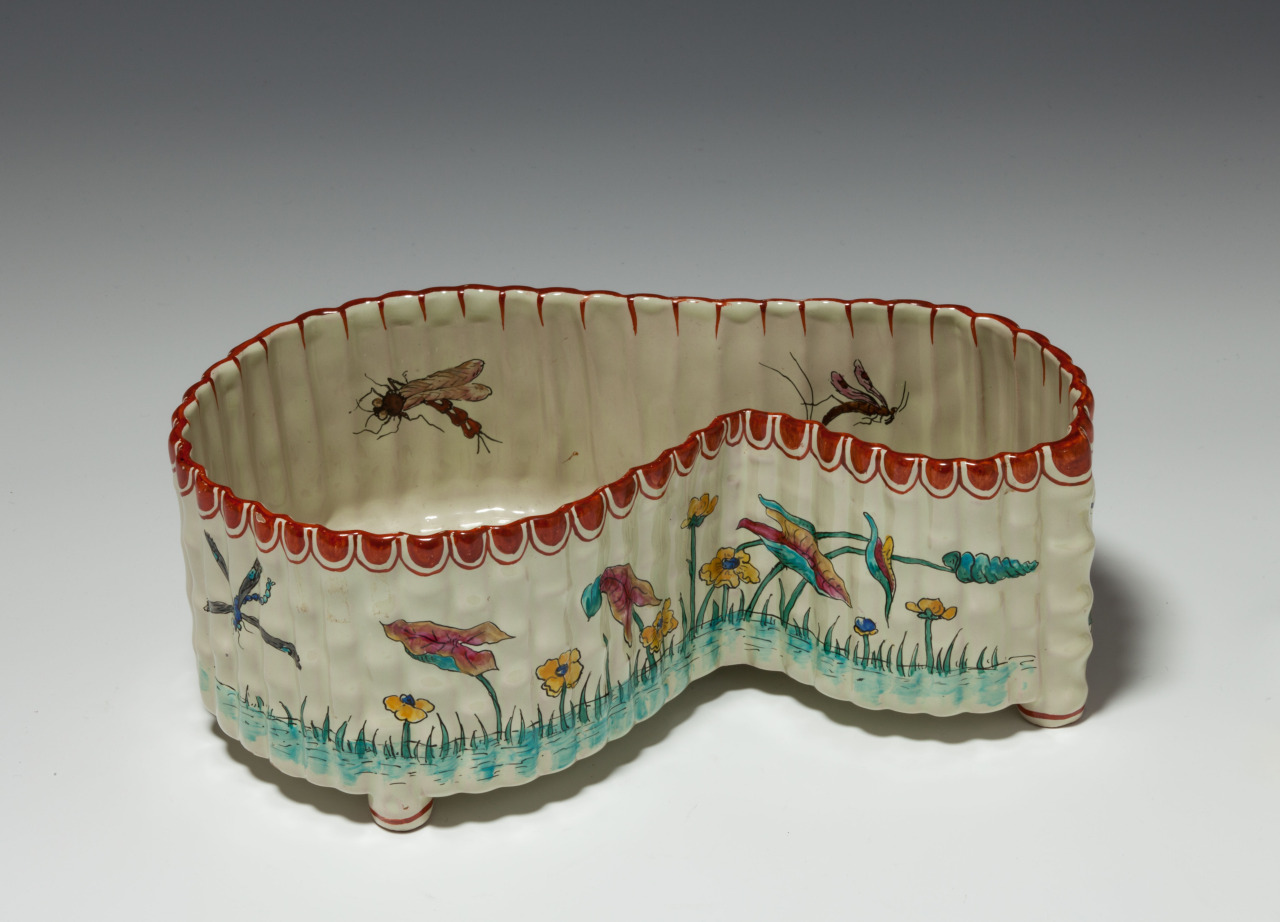 エミール・ガレ《瓢箪形鉢》1877年頃-1904年 個人蔵(茨城県陶芸美術館寄託)