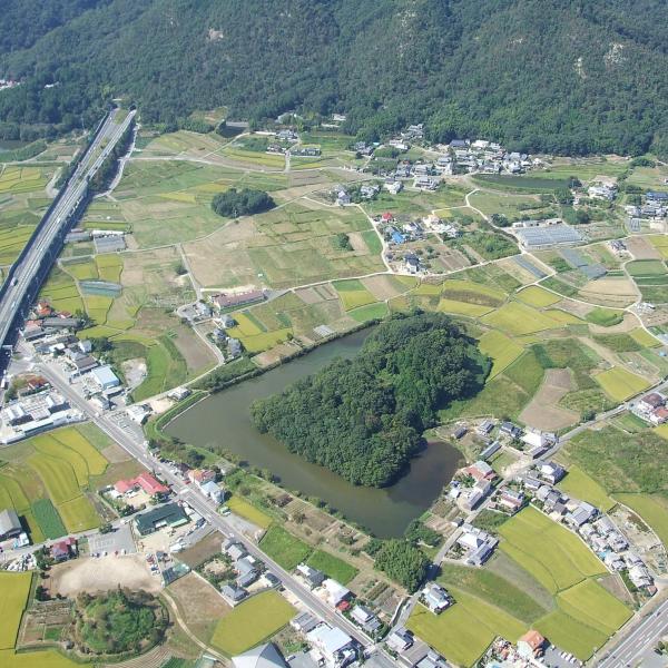 両宮山古墳