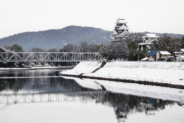 岡山城（烏城）