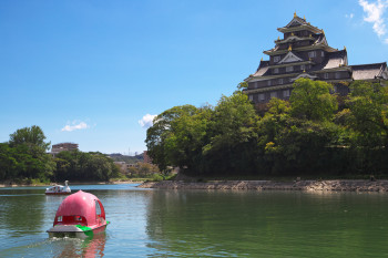 桃ボート（岡山城・岡山後楽園・旭川）