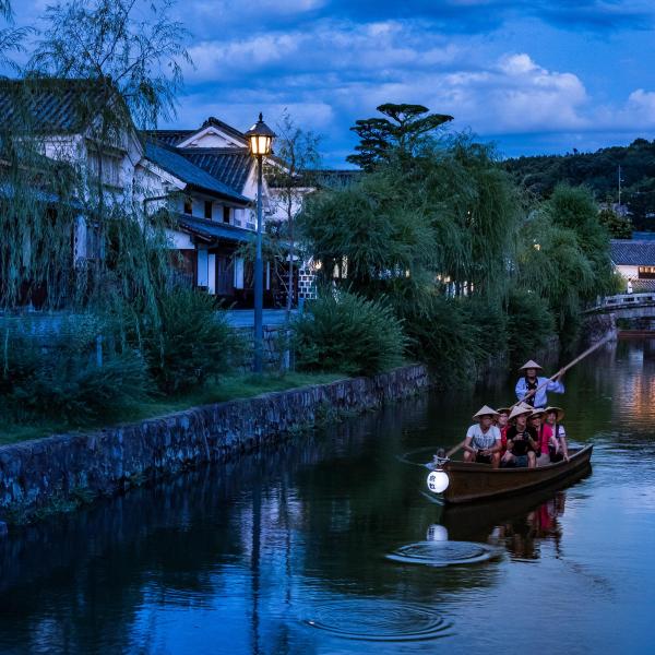 倉敷美観地区　夜のくらしき川舟流し
