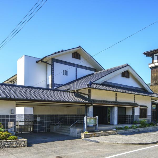 やかげ郷土美術館
