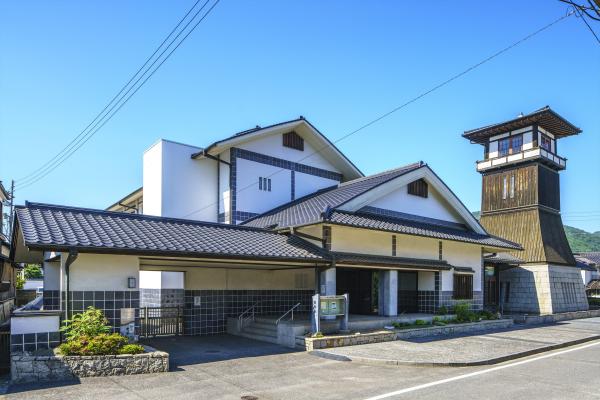 やかげ郷土美術館